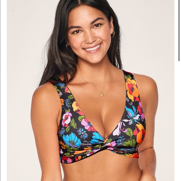 GymTo Swim reversible Twist Front Top Set - Picture 7 of 13